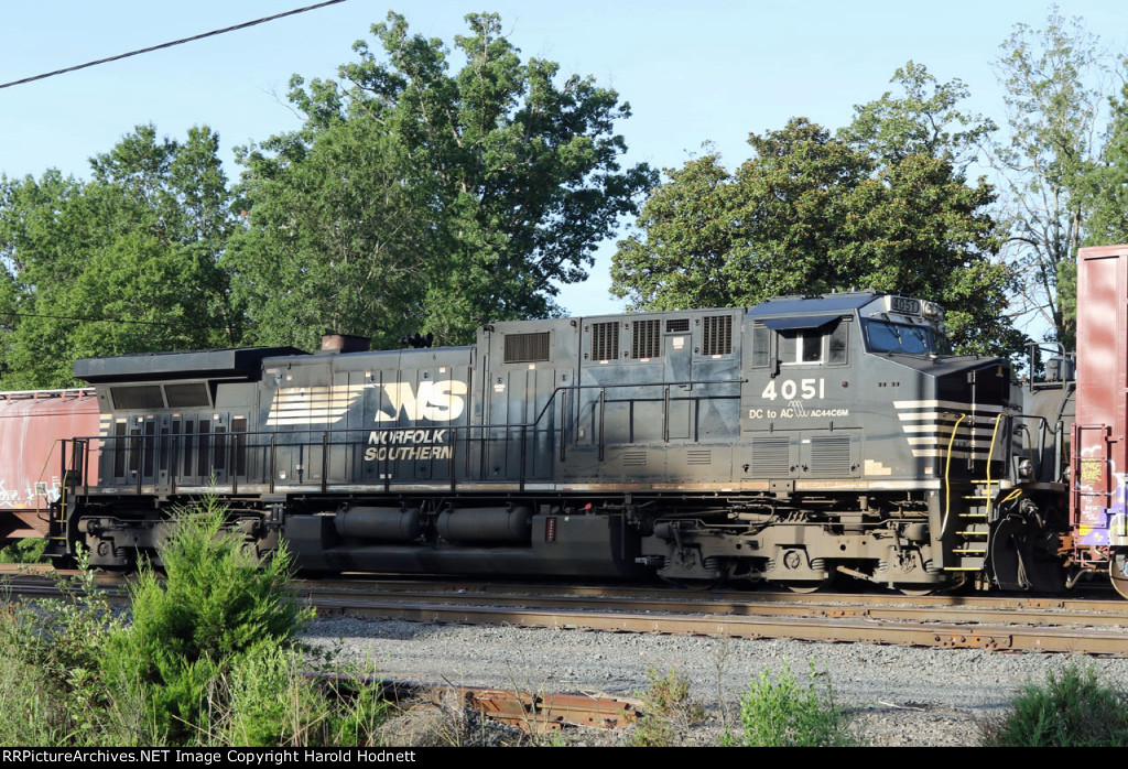 NS 4051